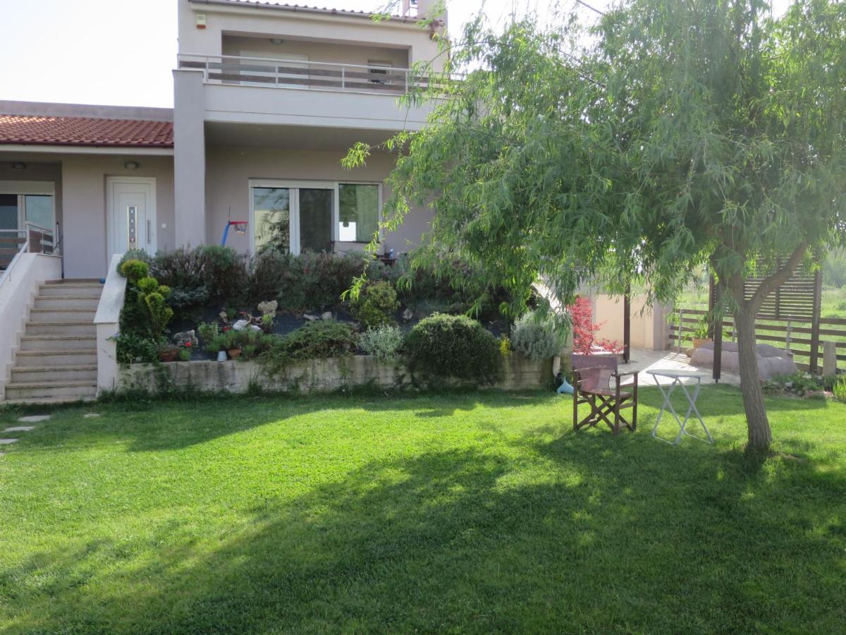 Guesthouse With Garden Komotini Exteriör bild